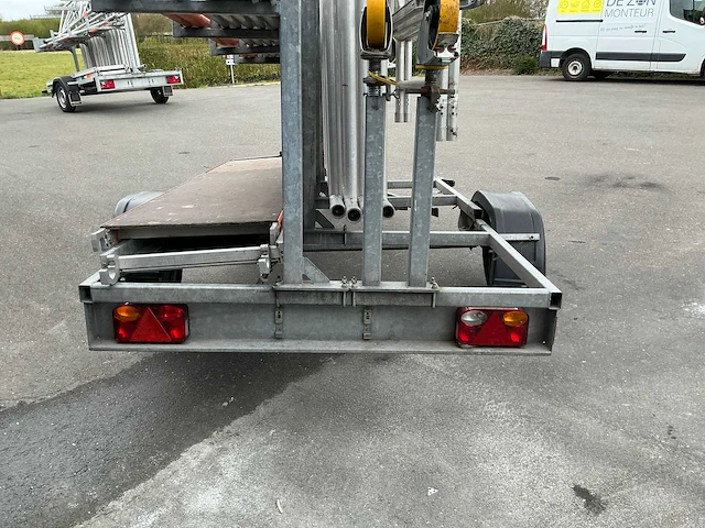 Steigeraanhanger met rolsteiger - afbeelding 4 van  17