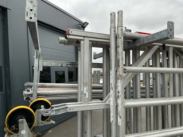 Steigeraanhanger met rolsteiger - afbeelding 17 van  17