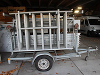 Steigeraanhanger nn gevuld met 12 zijdelen, 2 leuningdelen, 27 schoren/diagonalen, 7 loopplanken en 4 wielen. - afbeelding 7 van  9