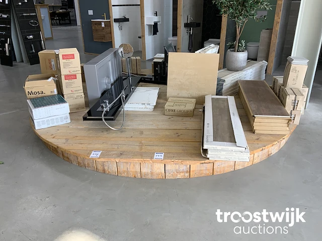 Steigerhout plateau “ø 320 cm” - afbeelding 1 van  4