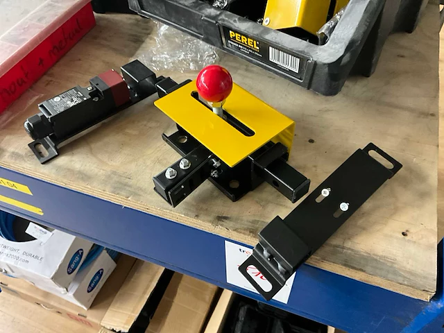 Steigerlift veiligheidsluiting (11x) - afbeelding 1 van  4