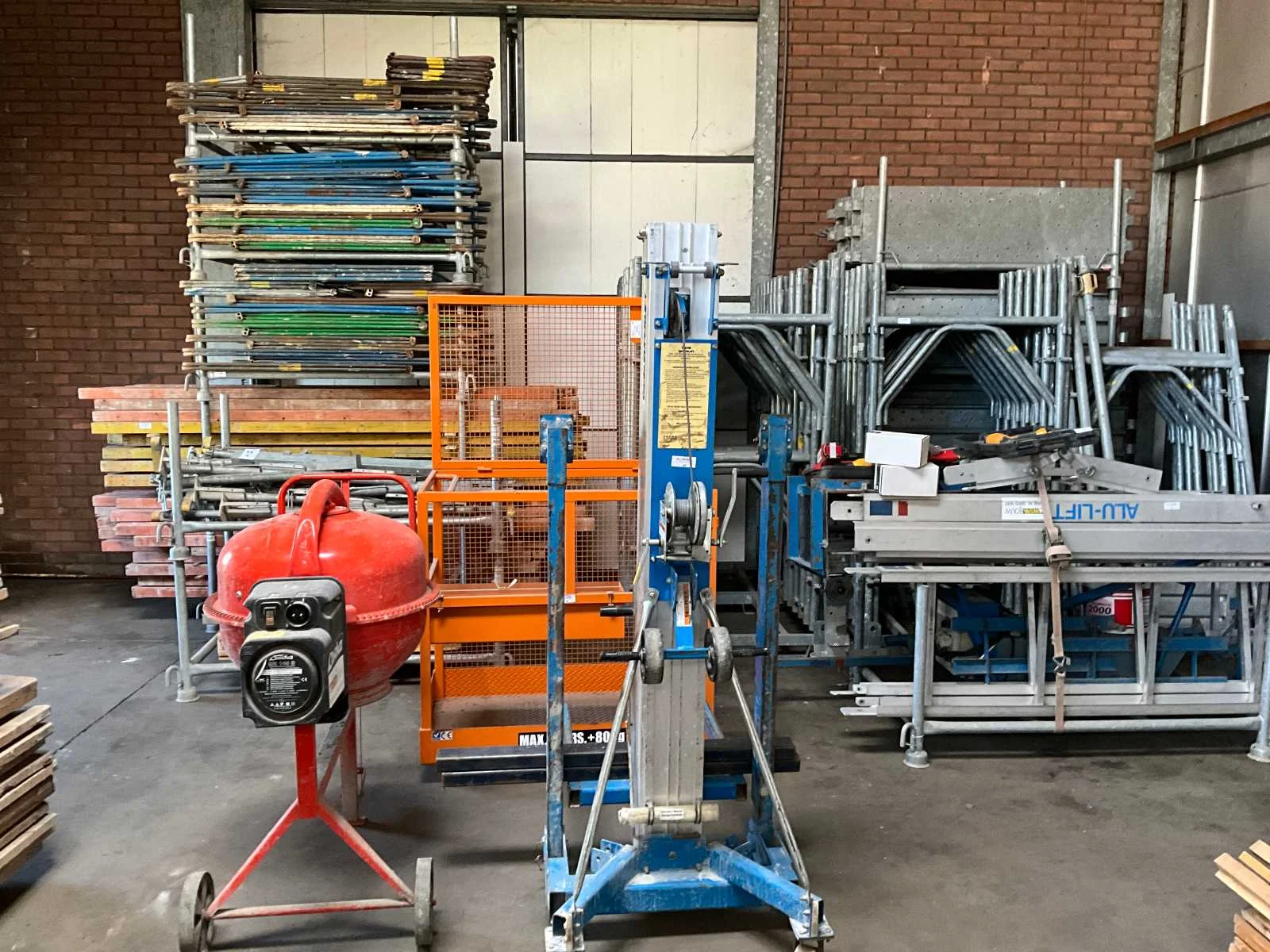 Steigermateriaal en overige inventaris wsm bouw puiflijk bv
