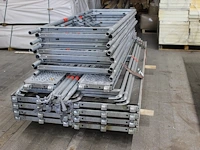 Steigermateriaal layher op zes stapels, twee pallets en in twee draadmanden. let op! exclusief draadmanden. - afbeelding 8 van  8