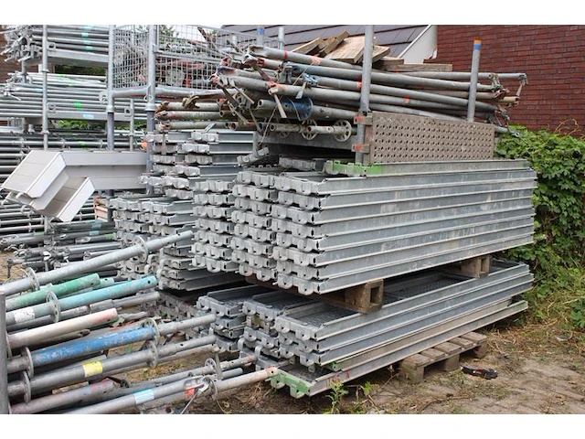 Steigermaterialen rix in 25 stapelbare bokken, 4 bakken en op 2 pallets - afbeelding 5 van  13