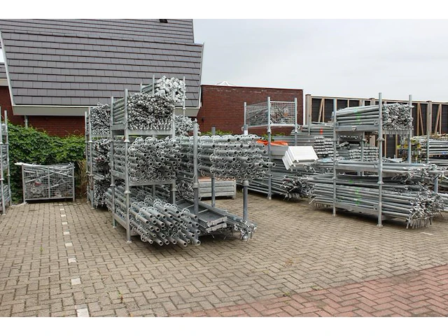 Steigermaterialen rix in 25 stapelbare bokken, 4 bakken en op 2 pallets - afbeelding 6 van  13