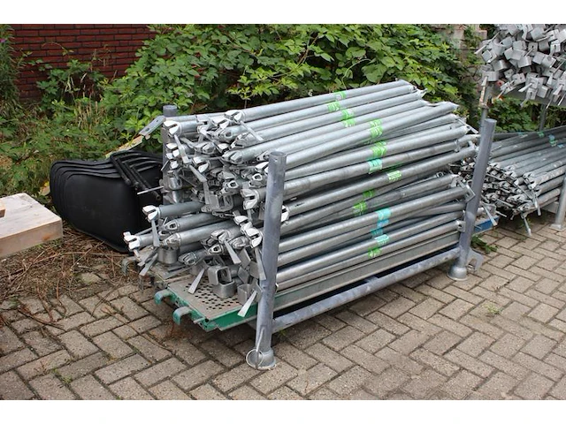Steigermaterialen rix in 25 stapelbare bokken, 4 bakken en op 2 pallets - afbeelding 7 van  13