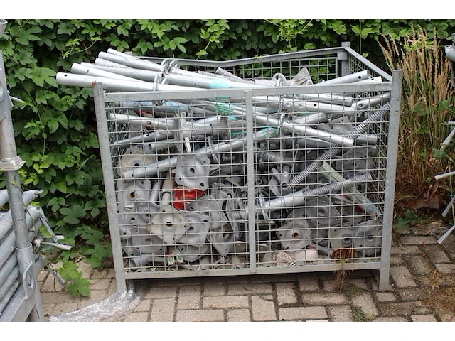 Steigermaterialen rix in 25 stapelbare bokken, 4 bakken en op 2 pallets - afbeelding 9 van  13