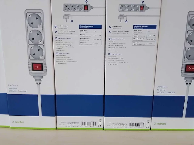 Stekkerdoos 3-voudig met schakelaar 3 m wit bcc pl (126 stuks) - afbeelding 3 van  3