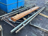 Stelling met liggers.