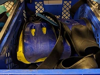 Stelling met partij zwemles attributen - afbeelding 9 van  12
