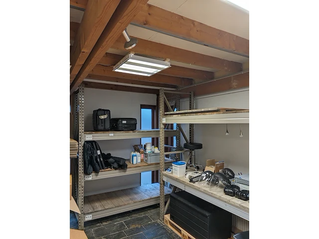 Stellingmateriaal | locatie roden - afbeelding 1 van  9