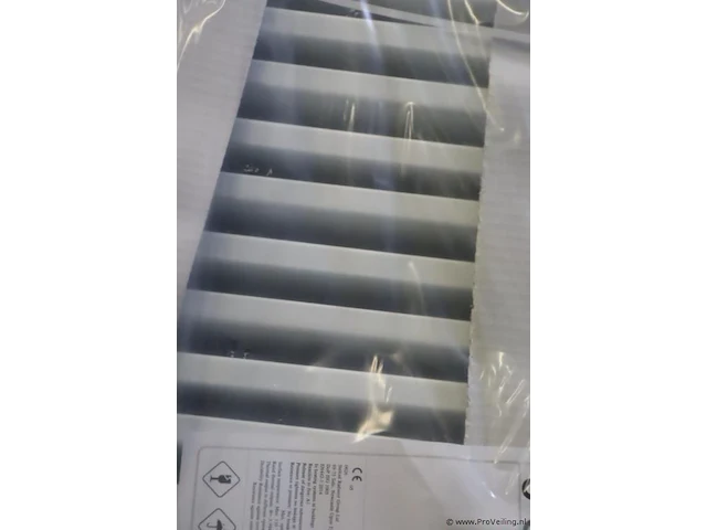 Stelrad radiator - 80x40cm | type novello | 6-connections - 90x40cm | nieuw in verpakking - afbeelding 4 van  4