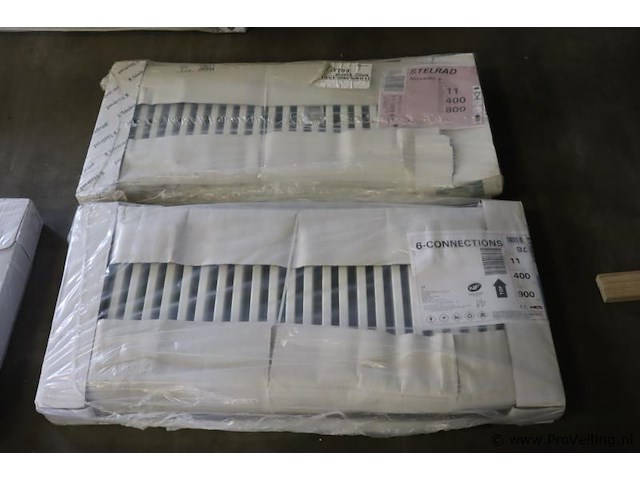 Stelrad radiator - 80x40cm | type novello | 6-connections - 90x40cm | nieuw in verpakking - afbeelding 1 van  4