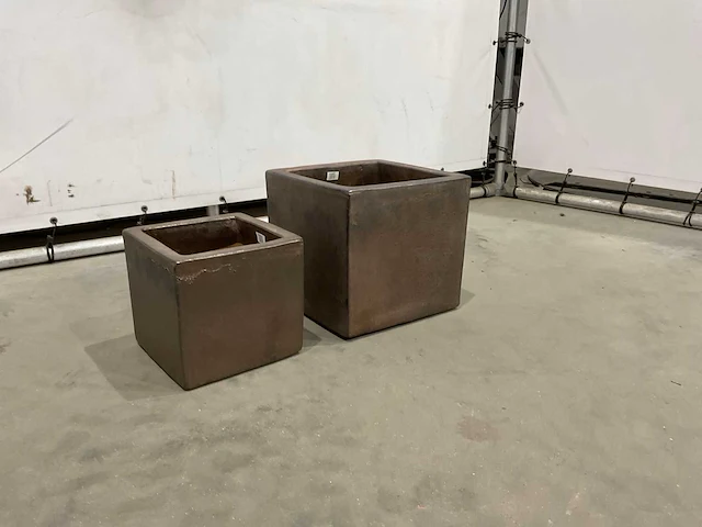 Stenen bloembakken (16x) - afbeelding 2 van  7