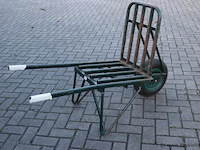 Stenen kruiwagen - afbeelding 1 van  4