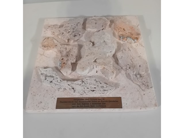 Stenen kunstwerk, rien te hennepe, verbondenheid - afbeelding 1 van  5