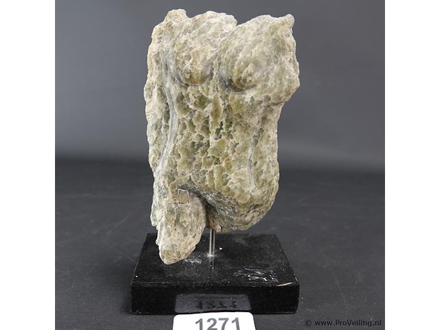 Stenen sculptuur vrouwen torso - afbeelding 1 van  5