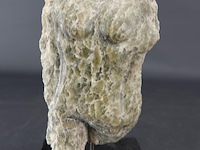 Stenen sculptuur vrouwen torso - afbeelding 2 van  5