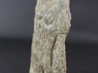 Stenen sculptuur vrouwen torso - afbeelding 3 van  5