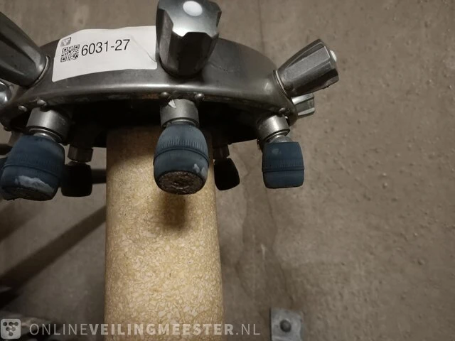 Stenen spoelbak met 8x kraan - afbeelding 3 van  6