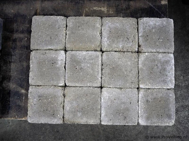Stenen van beton voor de tuin - kleur grijs - 15x15x5cm - 23m² - afbeelding 1 van  1