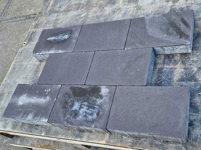 Stenen van beton voor de tuin (ca. 60m²) - afbeelding 1 van  2