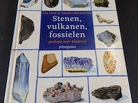 Stenen, vulkanen, fossielen - afbeelding 1 van  5