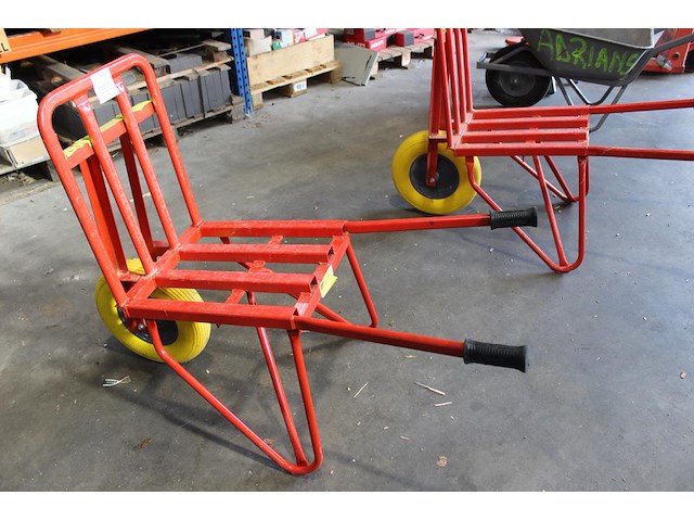 Stenenkruiwagen. - afbeelding 2 van  2