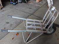 Stenenkruiwagen. - afbeelding 2 van  2