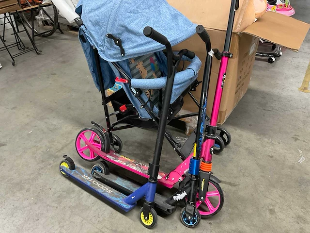 Stepjes en wandelwagen (4x) - afbeelding 1 van  6