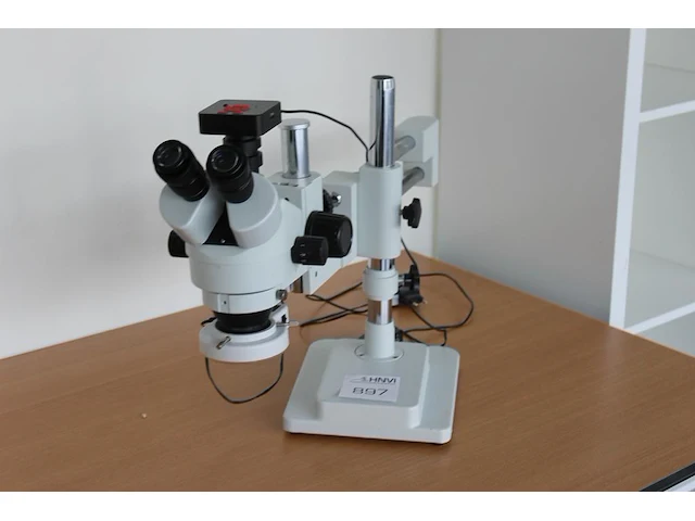 Stereozoom microscoop op zware statiefarm voorzien van digitale hdmi/usb camera met led verlichting - afbeelding 1 van  2