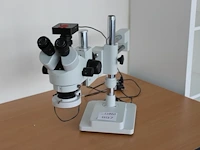 Stereozoom microscoop op zware statiefarm voorzien van digitale hdmi/usb camera met led verlichting - afbeelding 1 van  2