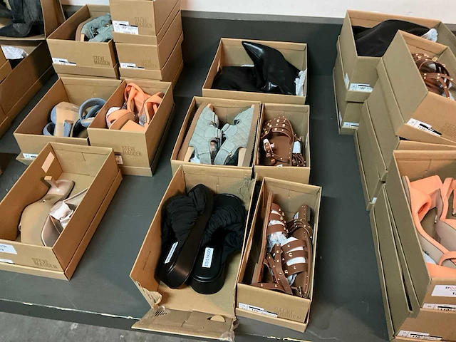 Steve madden damesschoenen (maat 39) (5x) - afbeelding 1 van  7