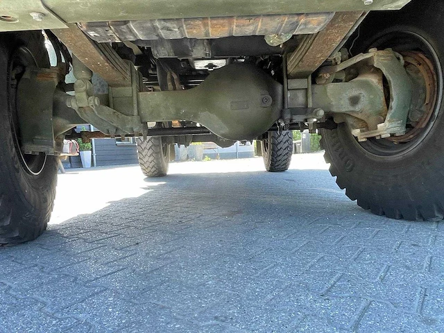 Steward stevenson - m1078 a1 4x4 automaat - vrachtwagen - afbeelding 17 van  35