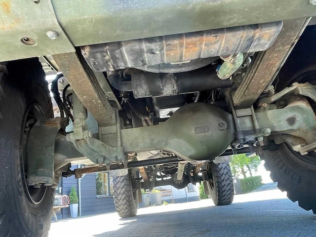 Steward stevenson - m1078 a1 4x4 automaat - vrachtwagen - afbeelding 18 van  35