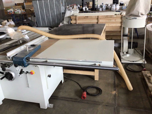 Stey d300m formaatcirkelzaagmachine met afzuiginstallatie - afbeelding 9 van  10
