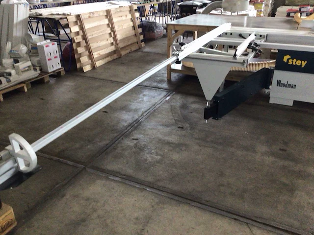 Stey d300m formaatcirkelzaagmachine met afzuiginstallatie - afbeelding 10 van  10