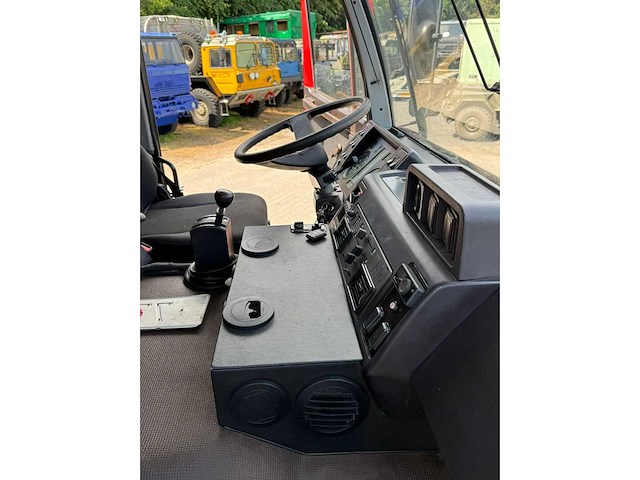 Steyr - 13s26 4x4 - vrachtwagen expeditie truck - afbeelding 19 van  34