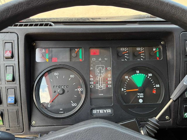 Steyr - 13s26 4x4 - vrachtwagen expeditie truck - afbeelding 25 van  34