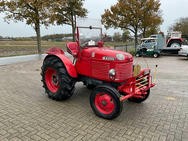 Steyr 180 kikker oldtimer tractor - afbeelding 9 van  14