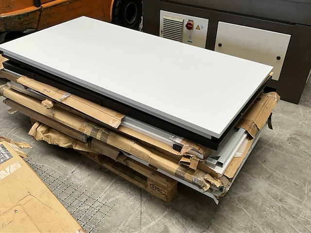Stier bureautafel (6x) - afbeelding 1 van  9