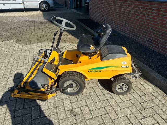 Stiga - hst - zitmaaier - afbeelding 2 van  6