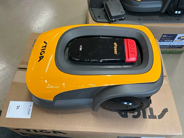 Stiga experience a 750 robotmaaier - afbeelding 1 van  7