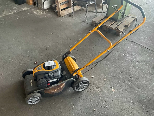 Stiga grasmaaier - afbeelding 1 van  4