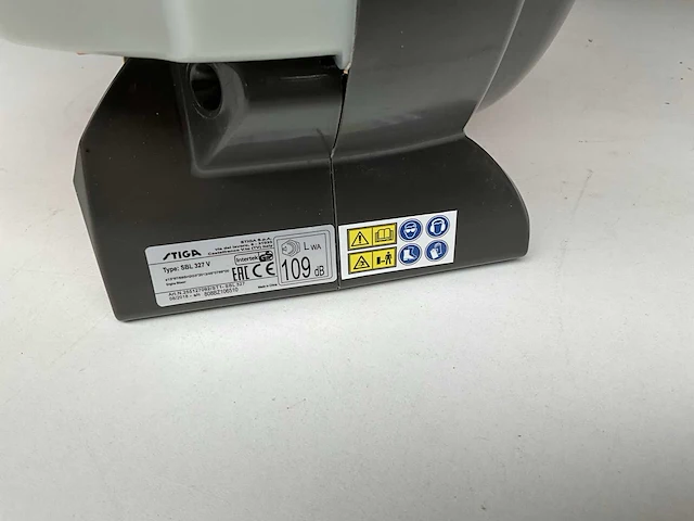 Stiga sbl 327 v benzine bladblazer - afbeelding 5 van  7