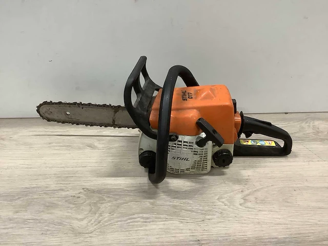 Stihl 017 kettingzaag - afbeelding 1 van  6