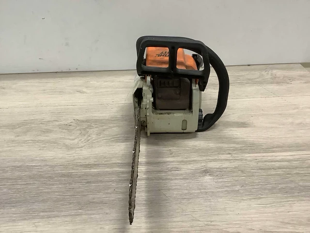 Stihl 017 kettingzaag - afbeelding 4 van  6