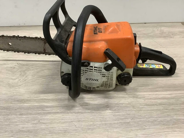 Stihl 017 kettingzaag - afbeelding 5 van  6