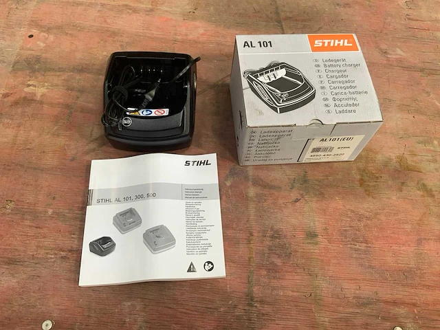 Stihl al101 acculader - afbeelding 1 van  5
