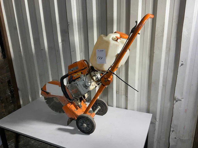 Stihl bandenzaag - afbeelding 1 van  5